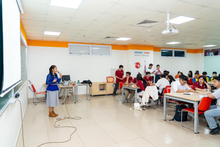 13Win 21 link không chặn Viện Đào tạo Quốc tế gặp gỡ mentor trước khi vào Bán kết “I-13WIN13 Open BIZ Got Talent 2024” 29