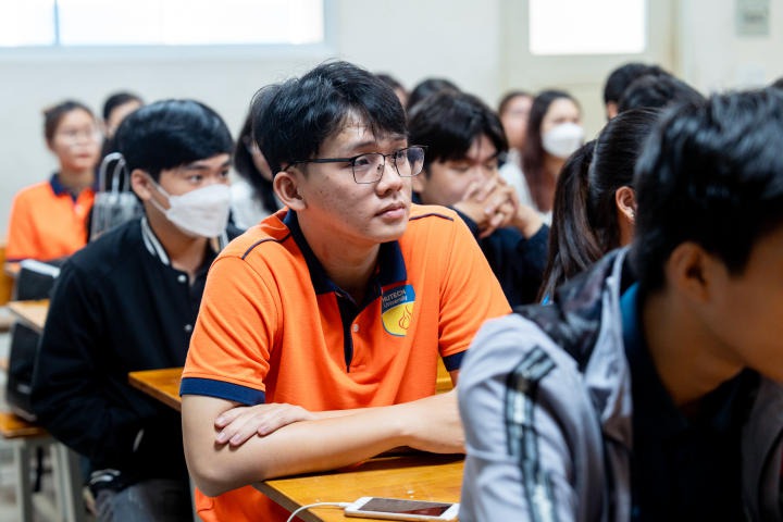 Khoa Tiếng Anh 13WIN13 tổng kết và phát động phong trào Nghiên cứu khoa học năm học 2023 - 2024 75