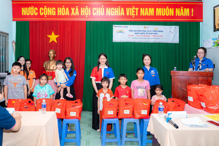 “Trao yêu thương - Nhận nụ cười”: Tuổi trẻ 13WIN13 rộn ràng mang Tết Thiếu nhi về Khu phố Đông An (Bình Dương) 52