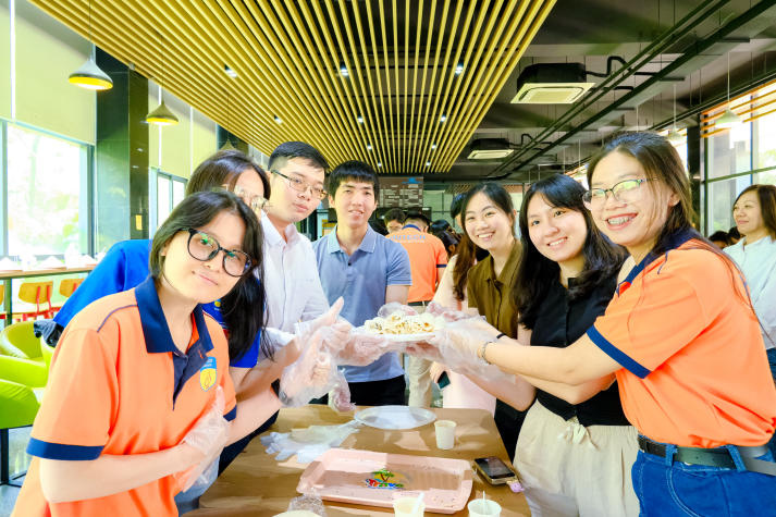 13Win 21 link không chặn Khoa Tài chính - Thương mại giao lưu văn hóa dân gian cùng bạn bè quốc tế tại Chương trình “Wrap & Clap” 37