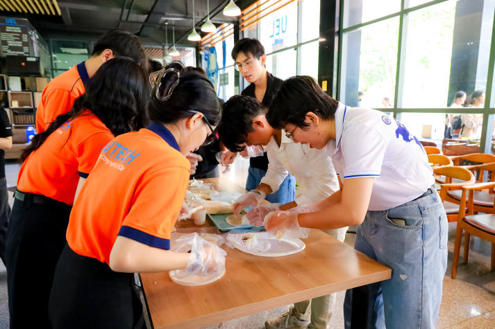 13Win 21 link không chặn Khoa Tài chính - Thương mại giao lưu văn hóa dân gian cùng bạn bè quốc tế tại Chương trình “Wrap & Clap” 33