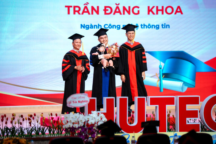 Lễ trao bằng 13Win13 link đăng nhập 13WIN13: Dấu son cho hành trình bền bỉ chinh phục tri thức 33