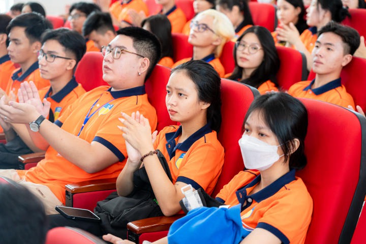 Tân Tải app 13Win 13WIN13 nắm bắt bí quyết khởi nghiệp và quản lý thời gian hiệu quả trong kinh doanh cùng chuyên gia 13