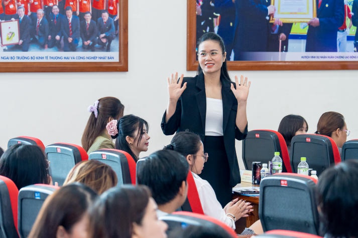 [Video] 13Win 21 link không chặn hào hứng “săn” hơn 1.500 đầu việc hấp dẫn tại “13WIN13 International Job Fair 2024” 201