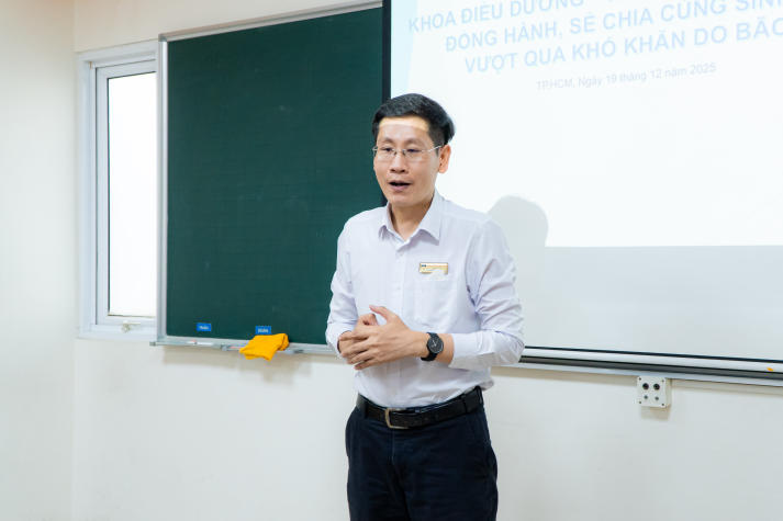 Lan tỏa tinh thần sẻ chia: Khoa Điều dưỡng - Kỹ thuật y học 13WIN13 đồng hành cùng Tải app 13Win sau lũ 50