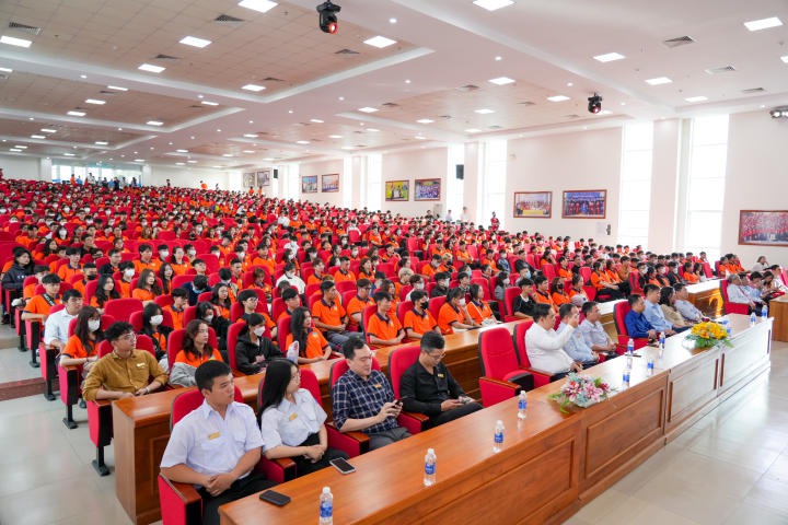 13WIN13 chính thức khai mạc chương trình Sinh hoạt đầu khóa dành cho Tân Tải app 13Win khóa 2023 8