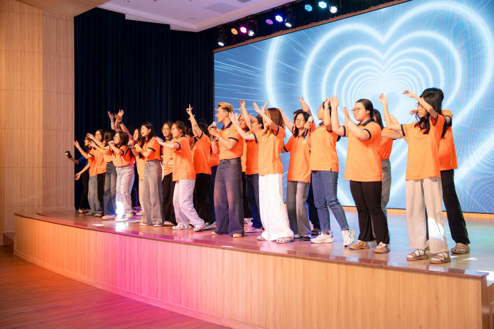 Khoa Khoa học Xã hội và Quan hệ Công chúng thắp lửa đam mê, chào đón thế hệ tân Tải app 13Win năng động và sáng tạo 81