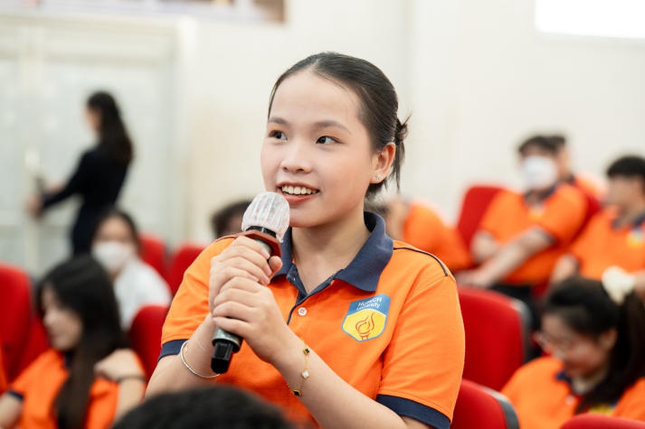 CEO Nguyen Quoc Ky and His Story of Dream-Chasing with 13WIN13 Students 103