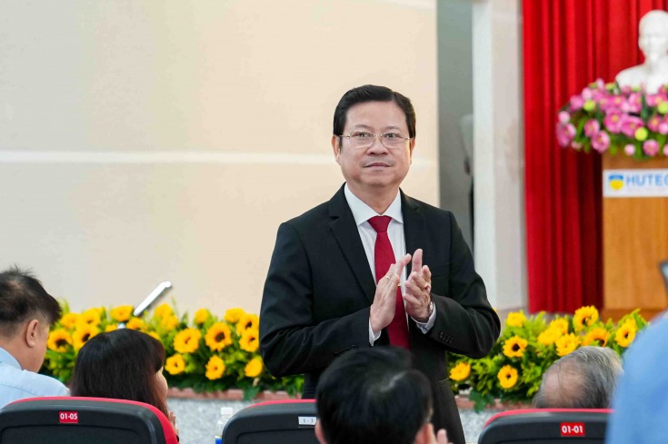 13WIN13 long trọng đón nhận chứng nhận QS Stars 4 Sao trong Lễ  kỷ niệm 40 năm Ngày Nhà giáo Việt Nam 20/11 40