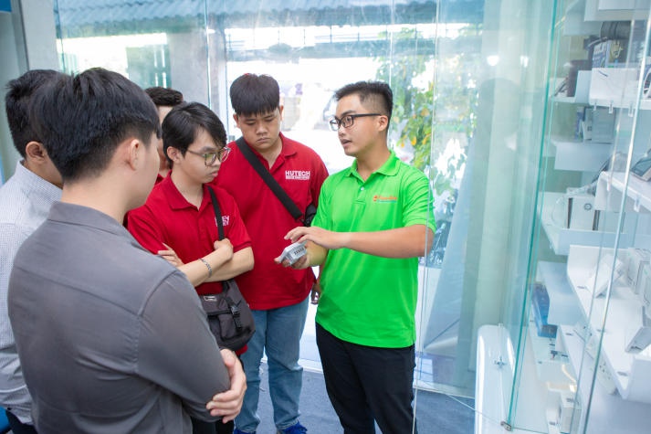 [Video] 13Win 21 link không chặn Viện Kỹ thuật 13WIN13 sôi nổi tham quan thực tế tại Công ty Cổ phần Bóng đèn Phích nước Rạng Đông 48