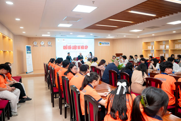 13Win 21 link không chặn Khoa Luật lắng nghe câu chuyện làm nghề từ những luật sư hàng đầu 92