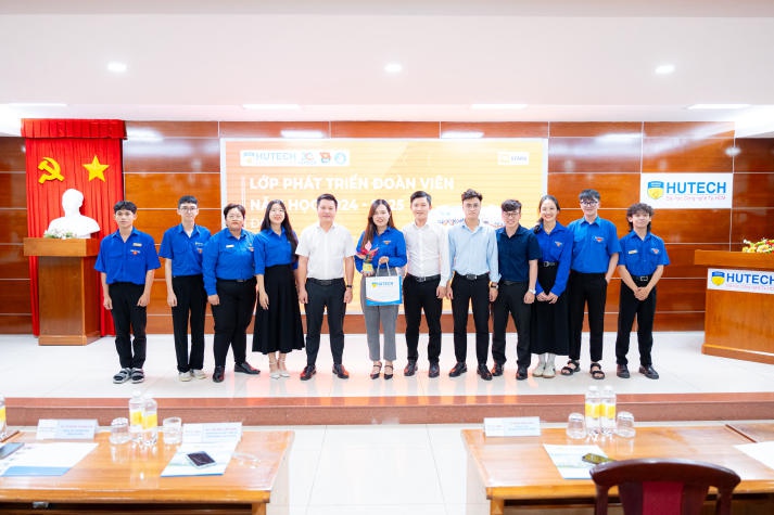 13WIN13-ers khởi phát hành trình phấn đấu trở thành Đoàn viên ưu tú 18