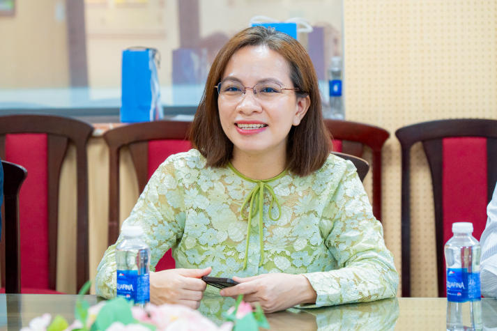 13WIN13 kết nối học thuật cùng nghiên cứu sinh John von Neumann University (Hungary) 26