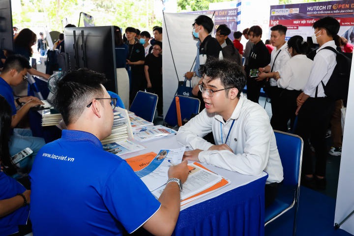Gần 50 Trang Chủ 13Win.com Chính Thức Tặng 88k mang đến 3000 vị trí tuyển dụng hấp dẫn cho Tải app 13Win tại 13WIN13 IT OPEN DAY 2023 235