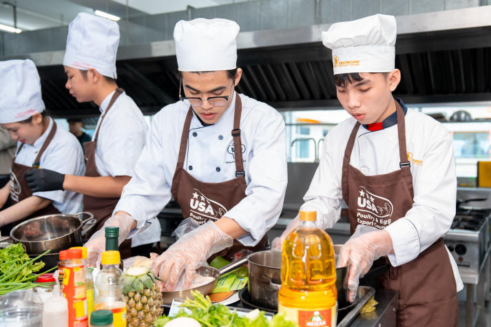 [Video] 13WIN13 Students Showcase Culinary Talent in the “Taste of Chicken” Grand Finale 64