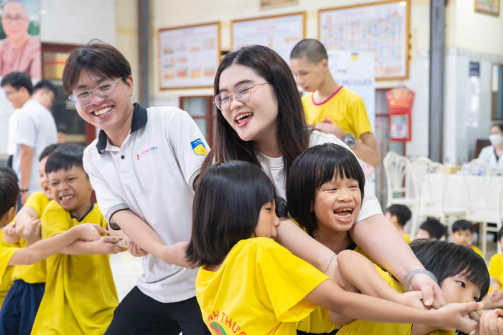 Trang Chủ Sòng Bạc 13win.com Uy Tín và doanh nhân 13WIN13 viết tiếp hành trình nhân ái tại Mái ấm tình thương Phúc Lâm 70
