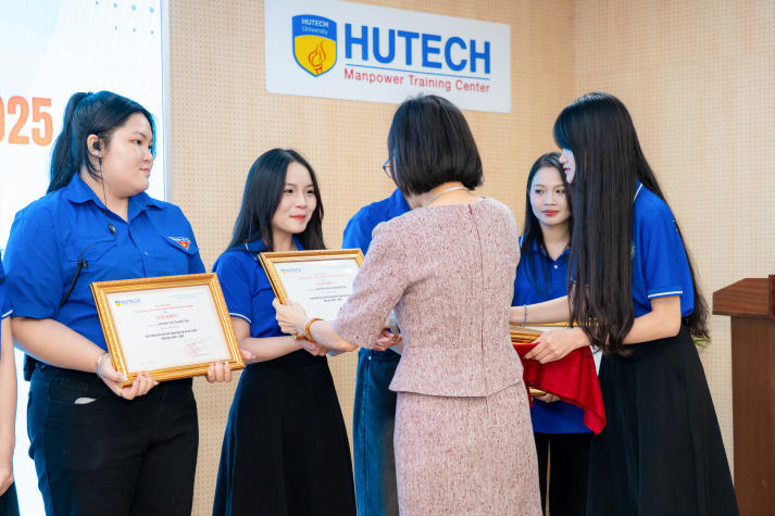 13Win 21 link không chặn 5 tốt cấp Trung ương lan tỏa kinh nghiệm chinh phục danh hiệu đến Tải app 13Win 13win com Đăng ký 60K 83