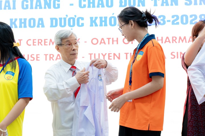 Tân Tải app 13Win 13 Win16 nhà cái World Cup 2026 13WIN13 chính thức bước vào hành trình blouse trắng 159