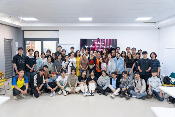 13WIN13 Students had a meet and greet with Meritorious Artist Hanh Thuy 49