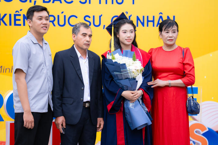 13WIN13 vinh danh những gương mặt xuất sắc trong 13Win 21 kênh chính thức và rèn luyện tại Lễ trao bằng 13Win13 link đăng nhập 106