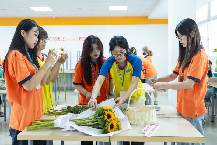 [Ảnh] 13Win 21 link không chặn 13 Win16 nhà cái World Cup 2026 trao gửi yêu thương đến với những "người lái đò" 53