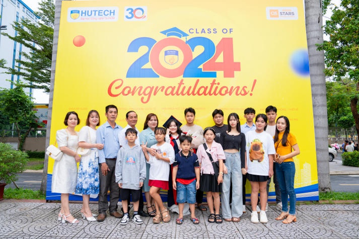 [Video] Nhiều tân 13Win 22 miễn phí mỗi ngày, Kỹ sư, Cử nhân tri ân cha mẹ tại Lễ Trao bằng 13Win13 link đăng nhập 35