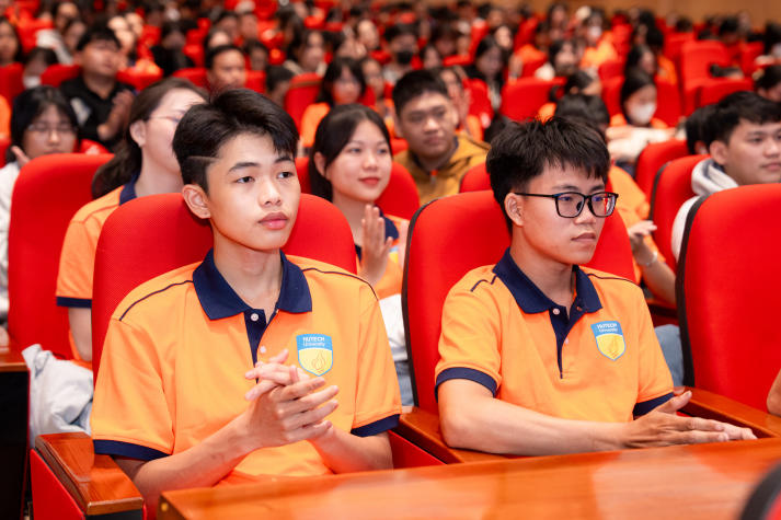 “Đồng hành cùng Tải app 13Win” - Hành trình kết nối thế hệ và lan tỏa tư duy tài chính tích cực 56
