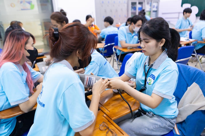 Trang bị kỹ năng y tế, Tải app 13Win Khoa Điều dưỡng và Xét nghiệm “lên dây cót” sẵn sàng hỗ trợ cộng đồng 45