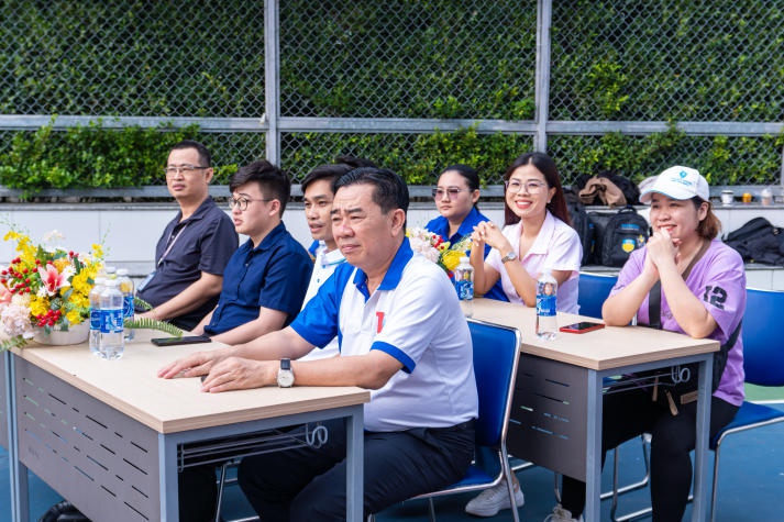 Khoa Quản trị 13Win002 Truy cập link - Nhà hàng - Khách sạn khai mạc Hội thao Tải app 13Win năm học 2024-2025 26