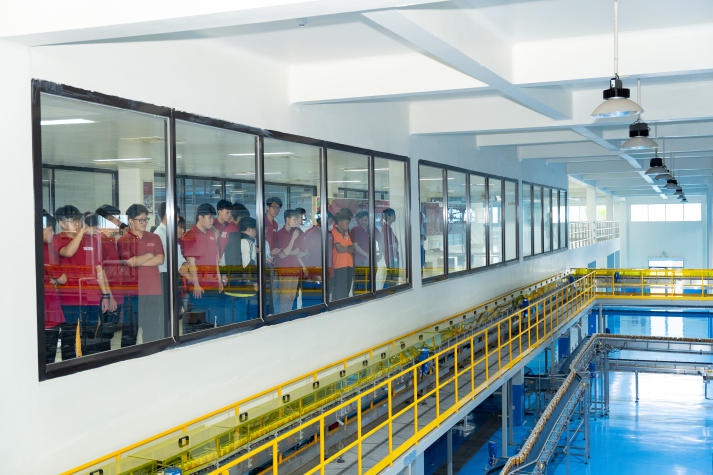 13Win 21 link không chặn Viện Kỹ thuật 13WIN13 mở rộng kiến thức thực tế tại chuyến tham quan Công ty TNHH King Car 101