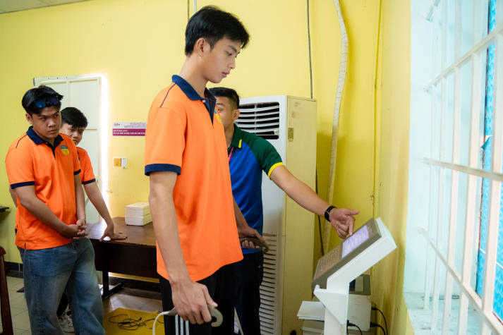Tìm hiểu 13Win32 cá cược thể thao chuyên nghiệp tại Trung tâm Huấn luyện và Thi đấu TDTT TP.HCM cùng Tải app 13Win Quản lý thể dục thể thao 49
