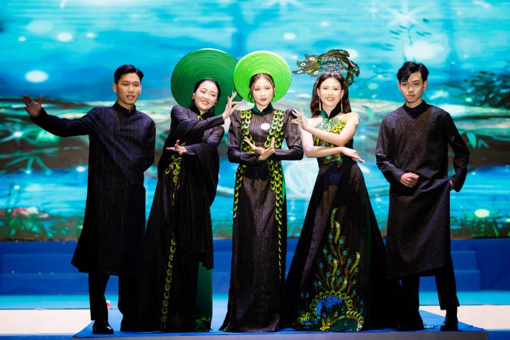 Nữ sinh Nguyễn Thị Tuyết Nhung đăng quang Hoa khôi Miss 13WIN13 2023 233