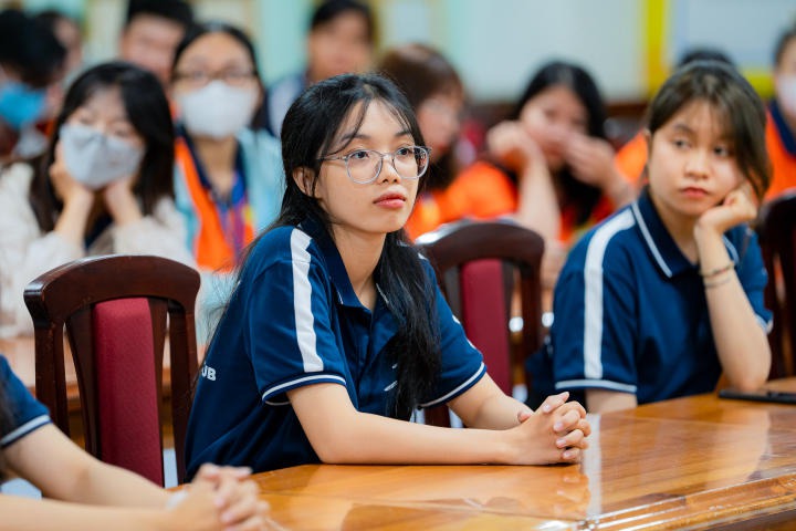 13Win 21 link không chặn 13WIN13 tích luỹ nhiều kiến thức hữu ích về lĩnh vực xuất nhập khẩu qua talkshow 49