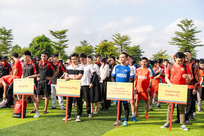 13WIN13 Alumni Football 2025: Giao bóng khởi đầu - Kết nối bền lâu 15