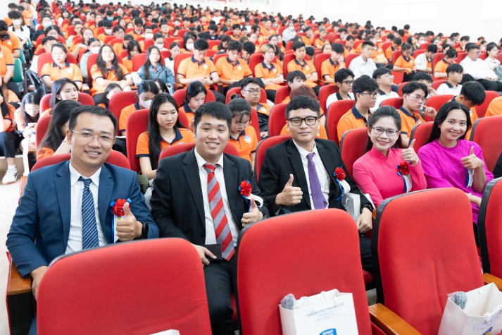 13WIN13 Alumni Awards - Giải thưởng vinh danh cựu Tải app 13Win tiêu biểu đang tìm kiếm “gương mặt vàng” 10