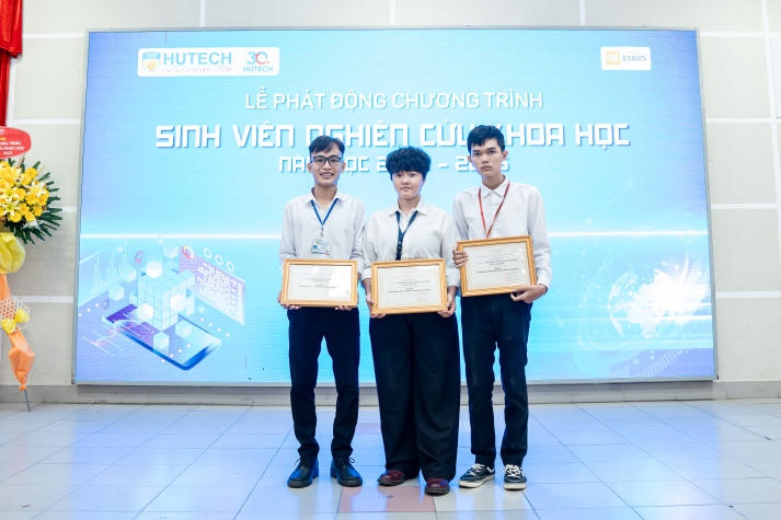 13WIN13 phát động Phong trào Tải app 13Win nghiên cứu khoa học năm học 2024-2025 94