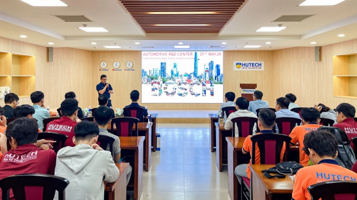 13WIN13 Engineering students explore electric vehicle engine development with experts 40