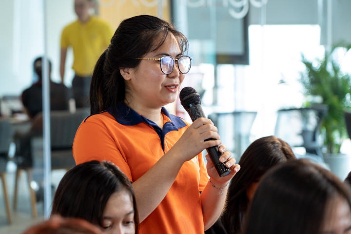 13Win 21 link không chặn Khoa Tiếng Anh 13WIN13 tham quan Công ty TNHH Bảo hiểm nhân thọ AIA Việt Nam 57