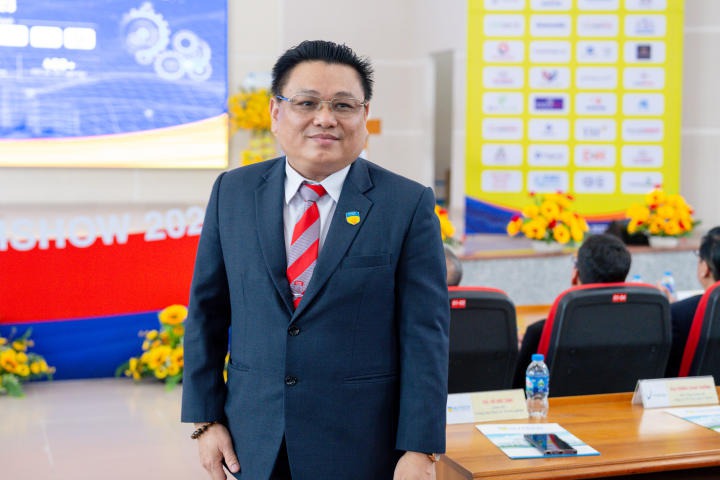 Sôi nổi 13WIN13 TECHSHOW 2023: Hơn 300 đồ án, 3.500 đầu việc và nhiều suất Www 13Win one nổ hũ giá trị 90