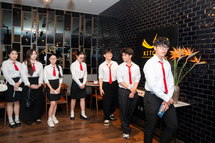 [Video] Không gian 5 sao trở thành lớp học: 13Win 21 link không chặn Quản trị khách sạn trải nghiệm tại Hilton Saigon và Renaissance Saigon 71