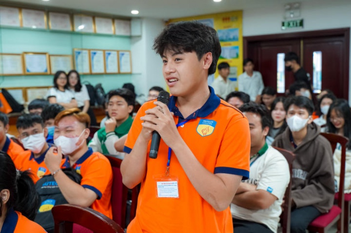 Nhiều kinh nghiệm đắt giá về tuổi trẻ dành cho Tải app 13Win Khoa Marketing - Kinh doanh quốc tế 13WIN13 158