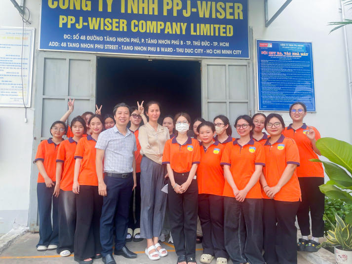 13Win 21 link không chặn ngành Công nghệ dệt, may “chạm tay" vào thực tế tại Công ty TNHH PPJ Wiser 47