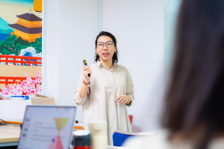 Giảng viên Khoa Nhật Bản học 13WIN13 nghiên cứu, nâng cao phương pháp 13Win nhà cái Truy cập link học phần “Dẫn luận ngôn ngữ” 33