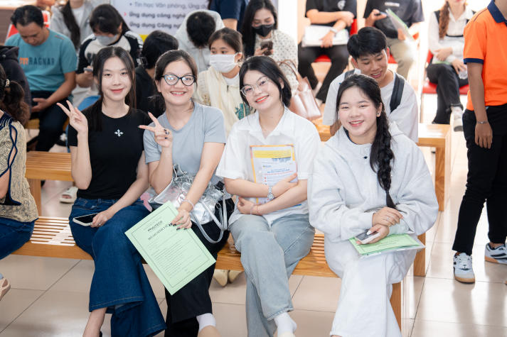 Ấn tượng ngày nhập học: 13WIN13 chào đón tân Tải app 13Win bằng sự chuyên nghiệp và nhiệt tình 95