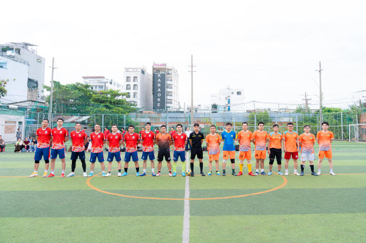 [Hội thao CB-GV-NV 13WIN13 2025]: VPT-VPHĐT-P.NS-TT.KĐ-ĐBCL-B.TTr-TT.IT đăng quang ngôi vương Bóng đá nam 73