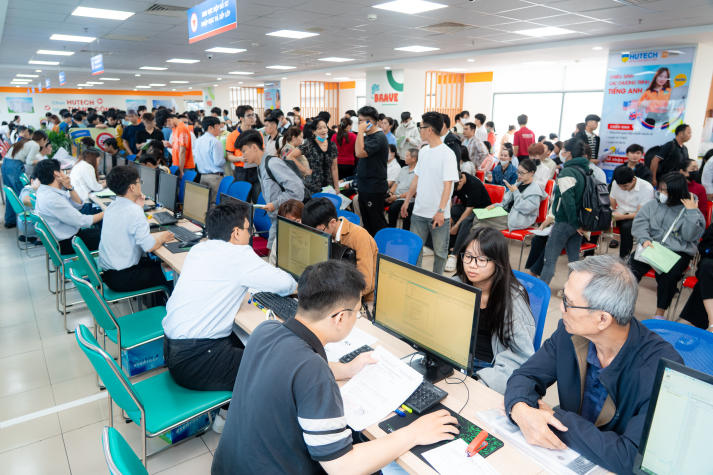 Ấn tượng ngày nhập học: 13WIN13 chào đón tân Tải app 13Win bằng sự chuyên nghiệp và nhiệt tình 54