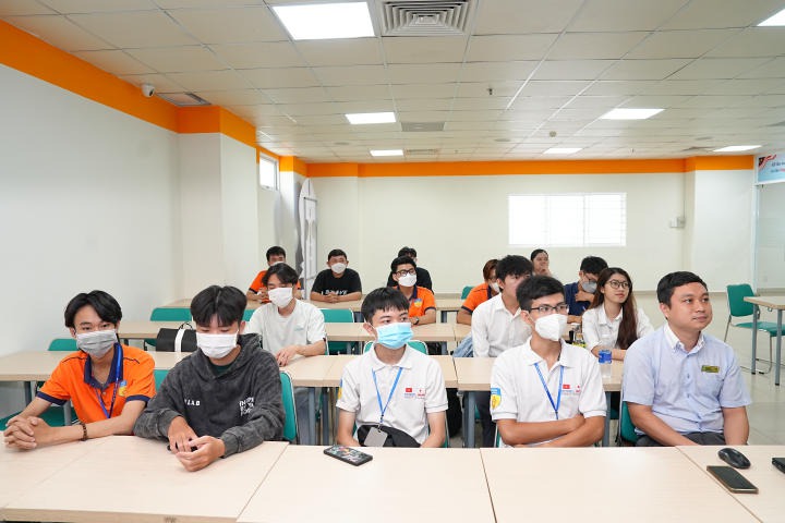 “VJIT Ryugaku fair” brought exciting information about studying abroad in Japan. 8