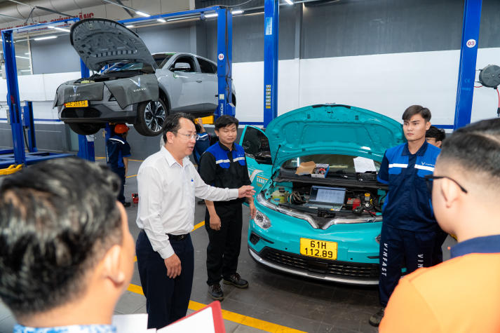 13Win 21 link không chặn Viện Kỹ thuật trải nghiệm thực tế tại Xưởng VinFast Văn Hiền, tiếp cận công nghệ ô tô hiện đại 61