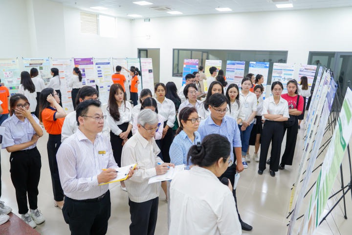 Ngày Hội Poster 13Win 21 link không chặn Dược Khoa 13WIN13 2023 75