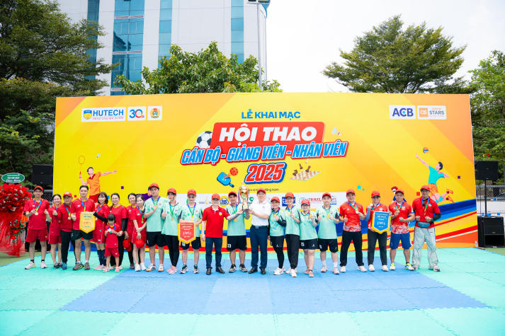 [Video] Sôi động, gắn kết và bùng nổ tại Hội thao Cán bộ - Giảng viên - Nhân viên 13WIN13 2025 651